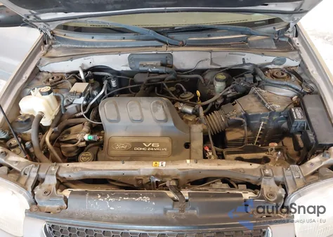 2001 Ford Escape Xlt from USA, damaged, VIN 1FMYU03111KF79156